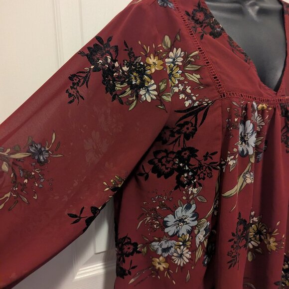 New Directions red blouse with floral design - M - Picture 1 of 6